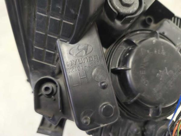 PHARE GAUCHE HYUNDAI - Vue 3